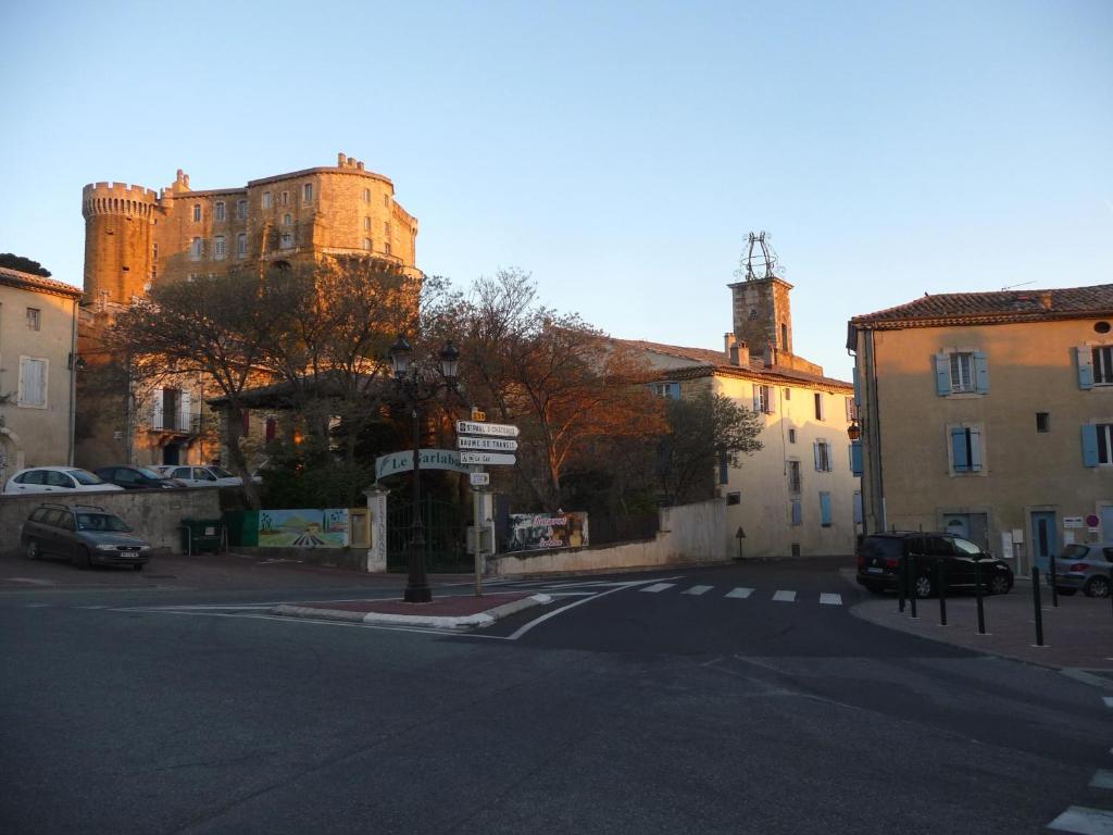 Logis Du Comte Suze-la-Rousse Exterior foto